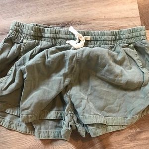 Billabong Shorts (Large)